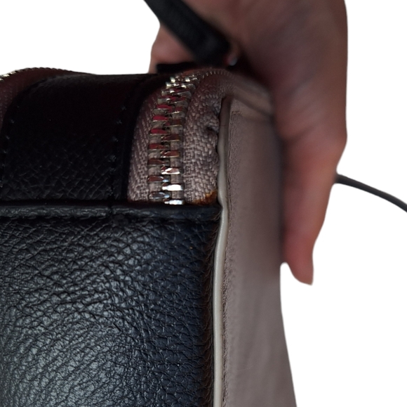 Nine West grey taupe and black crossbody bag - Picture 8 of 9